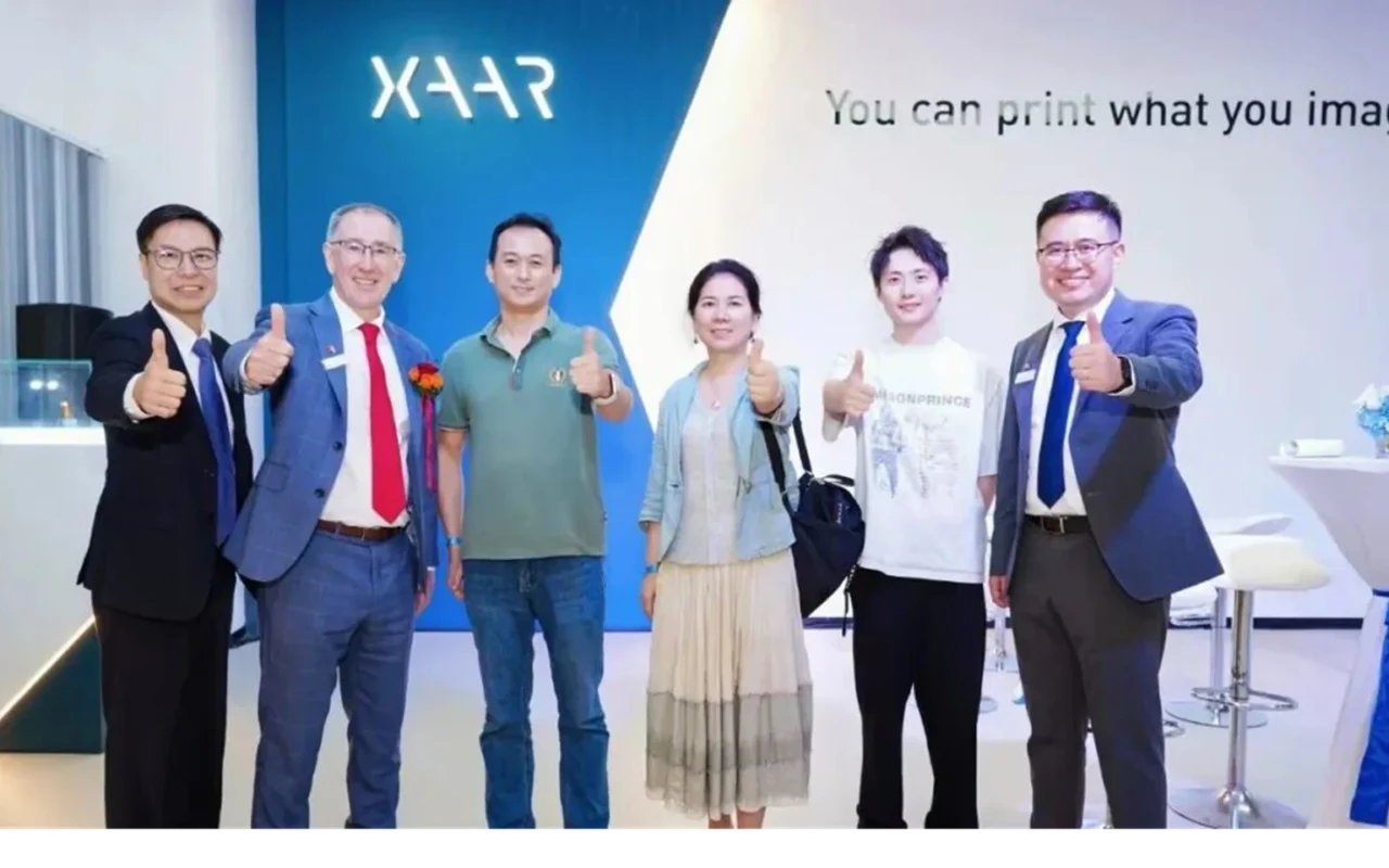 Les équipes Cprint 3D et Xaar se réunissent à Songshan Lake pour discuter de la collaboration industrielle en matière de jet d'encre